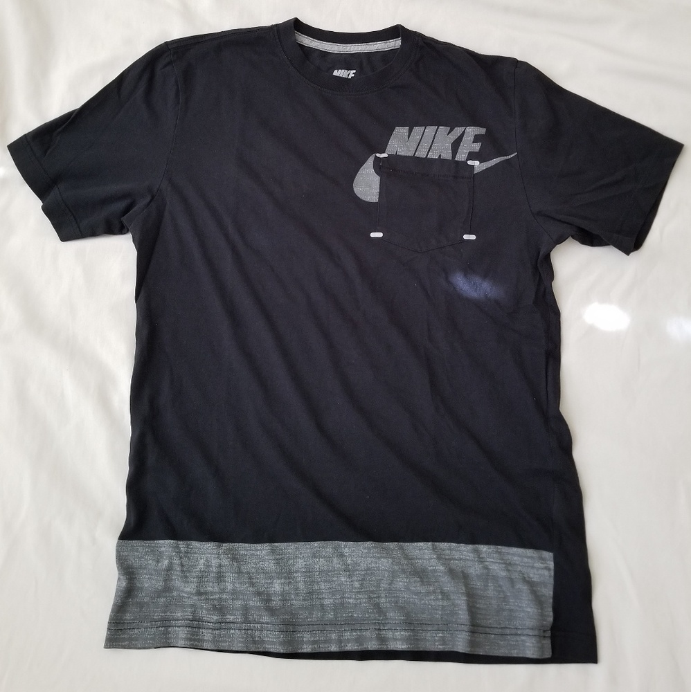 Nike graphic pocket tee sz M 3m